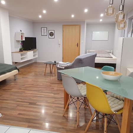 Ferienwohnung Haiber - Remseck Remseck am Neckar ภายนอก รูปภาพ